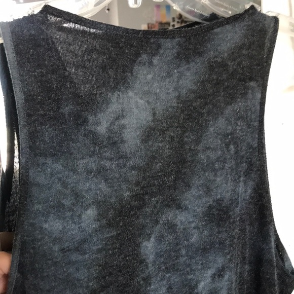 Kind of tie dye dark blue tank top - Picture 3 of 3